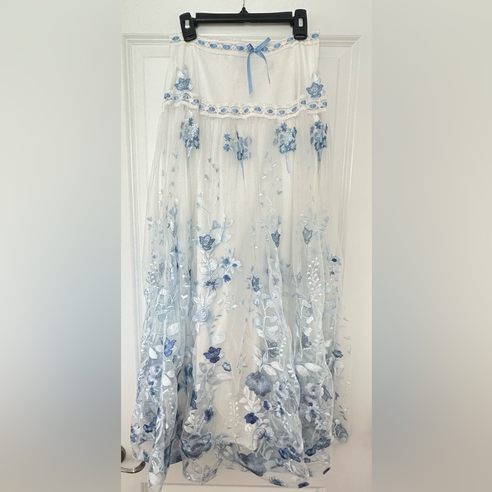 Altar'd State White Textured Fabric skirt